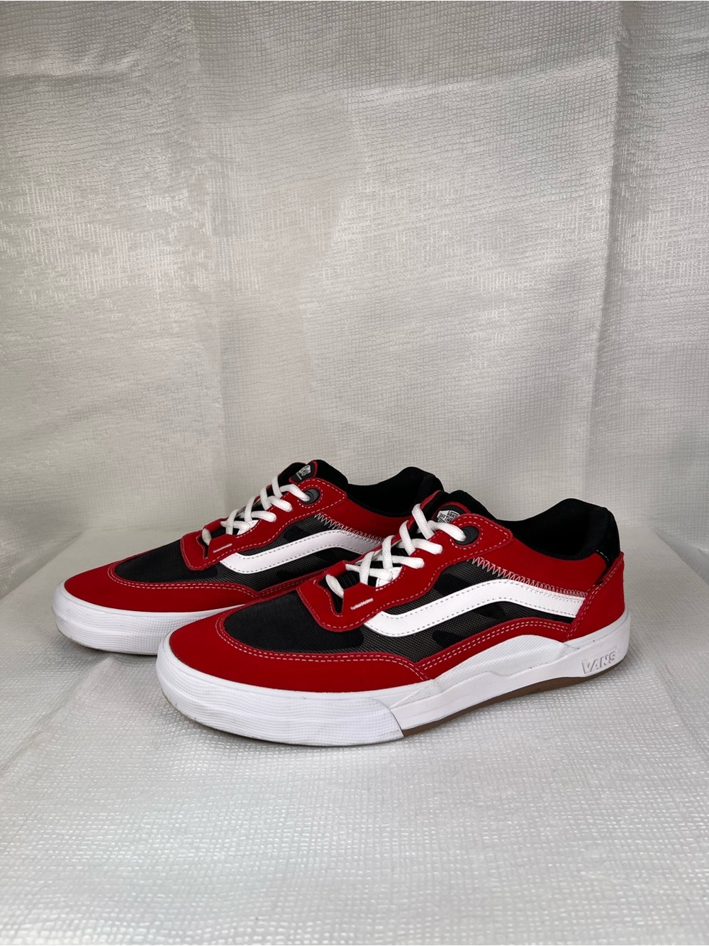 Vans Wayvee Red Black Low-Top Sneakers Size 10.5